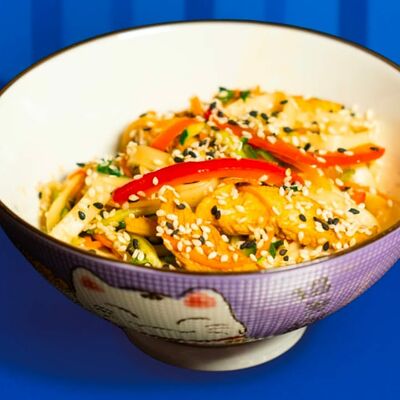 Удон с цыпленком и соусом сладкий чили в Kurama Ramen по цене 510 ₽