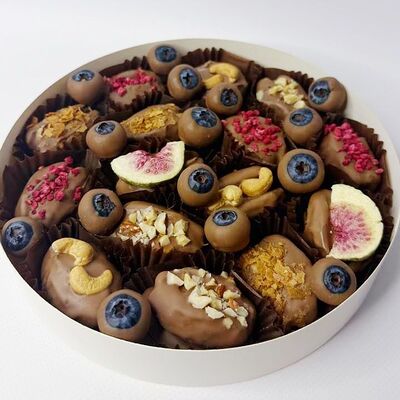 Финики в шоколаде в Кондитерская VO по цене 4000 ₽