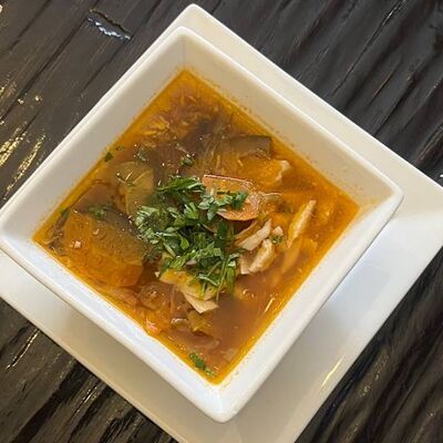 Суп с обжаренными овощами и филе птицы в Длинный нос по цене 200 ₽