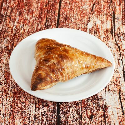 Самса с говядиной в Food Moscow по цене 140 ₽