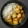 Курица карри с арахисом и рисомв Joly Woo по цене 613
