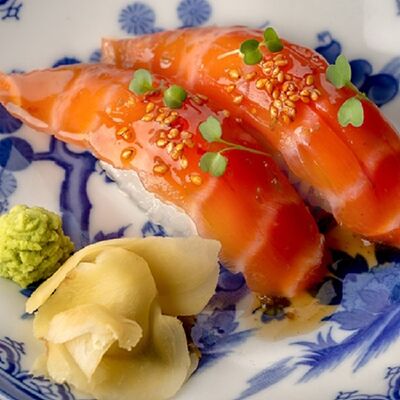 Nikkei Суши с морской форелью в Хариzма по цене 390