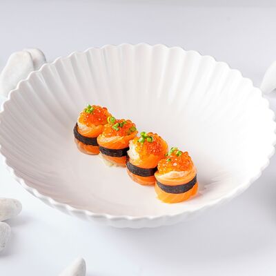 Нигири с лососем и красной икрой в Филадельфия по цене 945 ₽