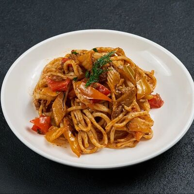 Лагман Жареный в Чайхонa бapaкaт по цене 590 ₽