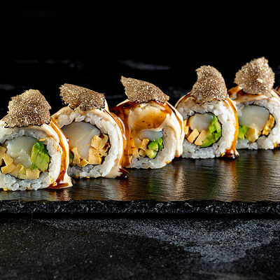 Ролл Трюфельный гребешок в Tsunami Sushi & Cocktails по цене 1690 ₽
