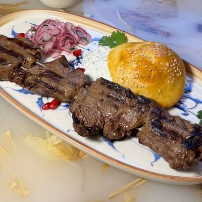 Сувлаки из мраморной говядины зернового откорма в Джоли по цене 990 ₽