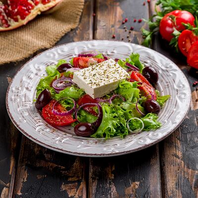 Салат Греческий в Тбилисоба по цене 755 ₽