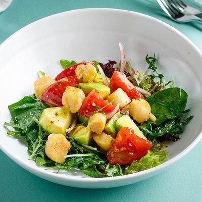 Салат с гребешком в Кукумбер по цене 1190