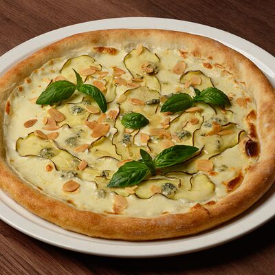 Пицца Груша-горгонзола в Савори по цене 835 ₽