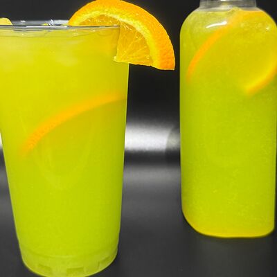 Лимонад Апельсин-мята собственного приготовления в Роллс Ройс Суши по цене 320 ₽