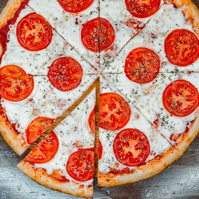 Пицца Маргарита в Багс Банни от кафеМафия по цене 506