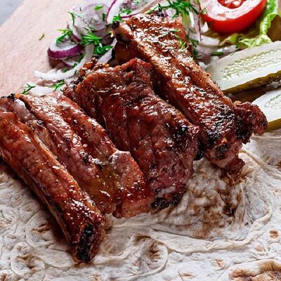 Шашлык из свиных ребер в Альбатрос по цене 670 ₽