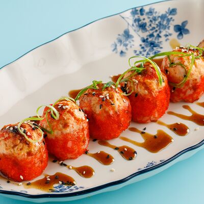 Ролл запеченный с лососем в MO by Matisov по цене 929 ₽