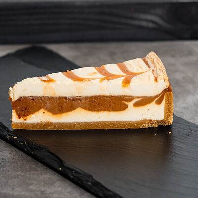 Чизкейк Карамельный в Coffee & Milk по цене 330 ₽