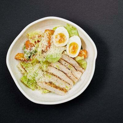 С цыпленком, крутонами и вялеными томатами в Nuahule по цене 27 р.