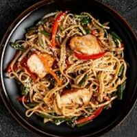 Wok Удон со свининой в КРАСНЫЙ ДРАКОН