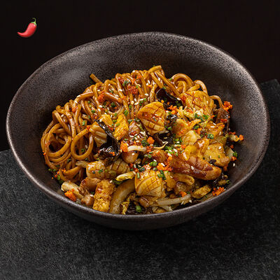 Сингапурская лапша с кальмаром и курицей в Secret Kitchen по цене 750 ₽
