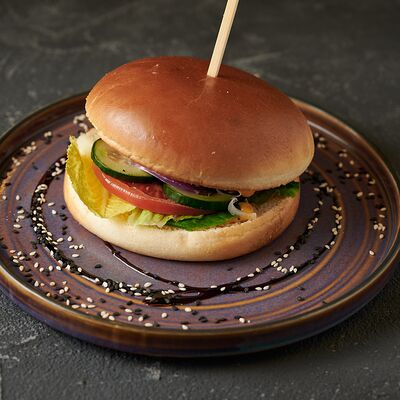 Бургер с говядиной в Липа гастробар по цене 550 ₽