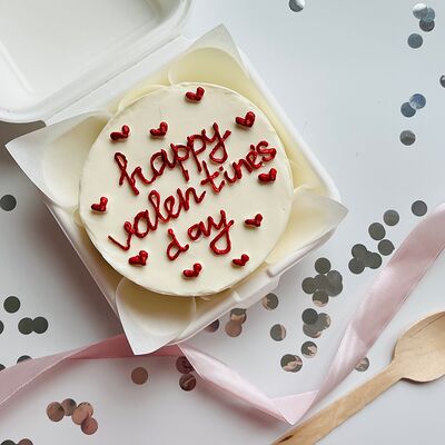 Бенто-торт happy Valentine’s Dayв Kulakovabakery по цене 1850 ₽