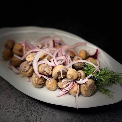 Маринованные грибочки с луком в Шампур по цене 370 ₽