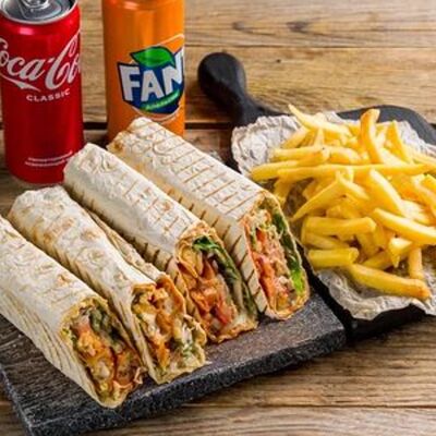 Комбо шаурма в Гастроарт по цене 865 ₽