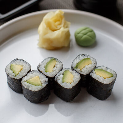 Ролл с авокадо в Per Se по цене 550 ₽