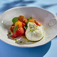 Буррата с фисташкой и томатами в Итальянское бистро Figata