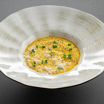 Крем-суп из батата с пармезаном и трюфельным маслом в Jager Meet to Eat по цене 590 ₽