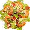 Салат Цезарь с тигровыми креветками в Вкуснохаус по цене 790