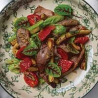 Салат с печёными овощами и копчёной уткой в Modus