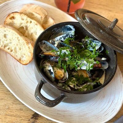 Мидии в сливочном соусе в Усадьба по цене 1150 ₽