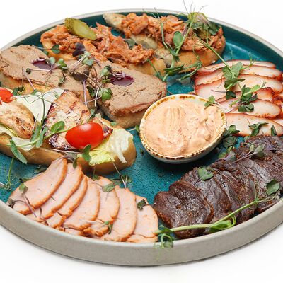 Мясное плато в Chillis Bar по цене 1300 ₽