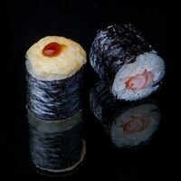 Запеченный мак с креветкой в Tropical Sushi