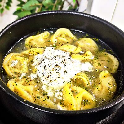 Пельмени говяжьи отварные с бульоном в Барин бургер по цене 390 ₽