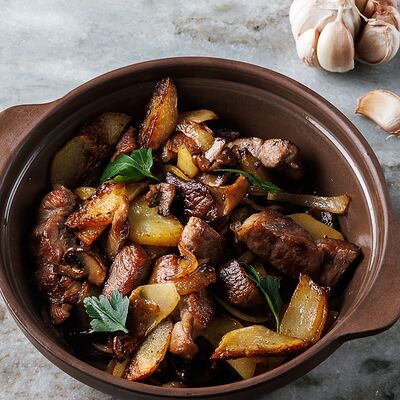 Жаркое Сковородка по-домашнему в Альбатрос по цене 650 ₽