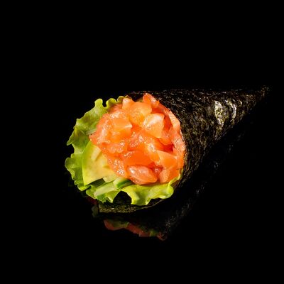 Темаки Спайси Сяке в Yo! curry & sushi по цене 450 ₽