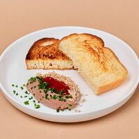 Куриный паштет, бриошь и соус из сливы в Kalabasa