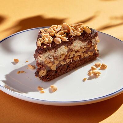 Сникерс в BBQ beer restaurant по цене 660 ₽