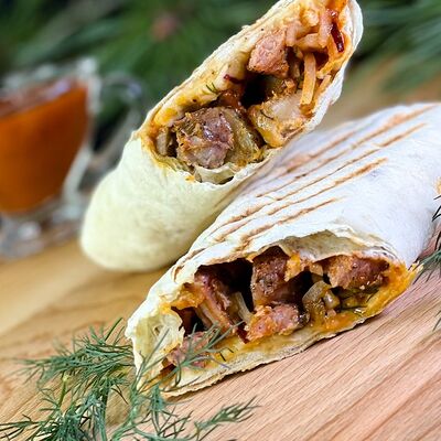 Шаурма с курицей, большая в Шашлык в бору по цене 400 ₽