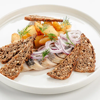 Сельдь с гарниром в Причал по цене 620 ₽