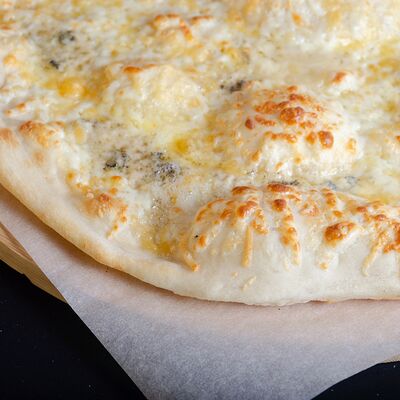 Пицца Четыре Сыра в Ваф и Раф по цене 530 ₽