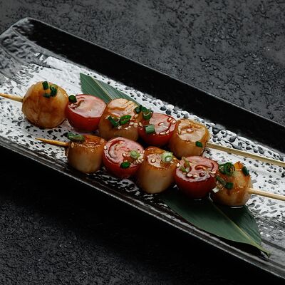 Шашлычок из гребешка в Umami Ramen Club по цене 837 ₽