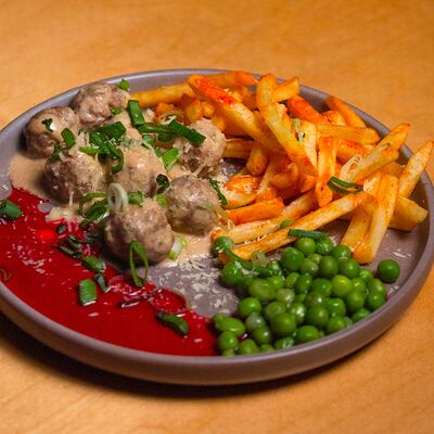 Картофель фри с фрикадельками Икеа в Co.mein по цене 535 ₽