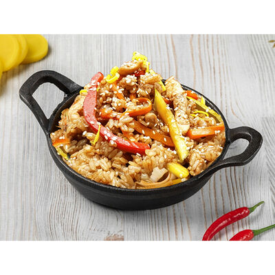 Рис с курицей и соусом сладкий чили в Может суши? по цене 549 ₽