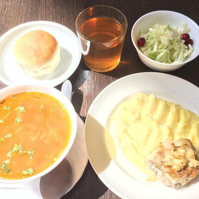 Ланч с салатом Капуста с клюквой и супом Харчо в Братик Томатик по цене 349 ₽