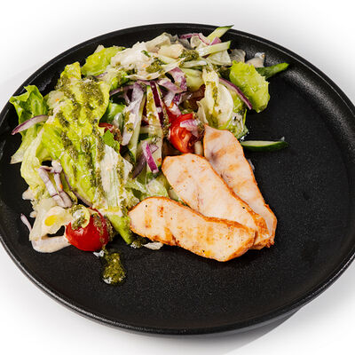 Теплый салат с цыпленком в Космос по цене 370 ₽