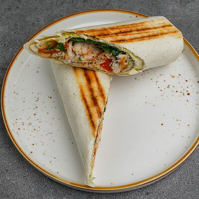 Тортилья с курицей в Гурман по цене 290 ₽