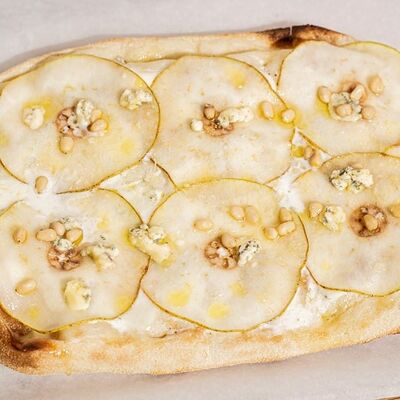 Горгонзола, груша в NUOVA PIZZA по цене 899 ₽