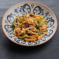 Паста с креветками и цукини в LAFALounge & cafe