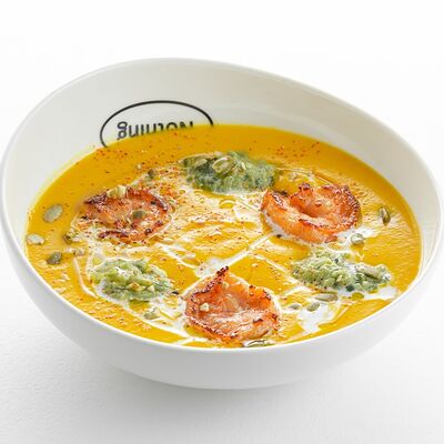 Пряный тыквенный суп с гуакамоле и креветками в Nothing Fancy по цене 750 ₽